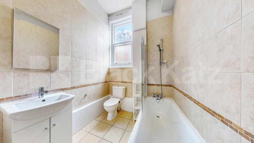 			2 Bedroom, 1 bath, 1 reception Flat			 West End Lane, West Hampstead